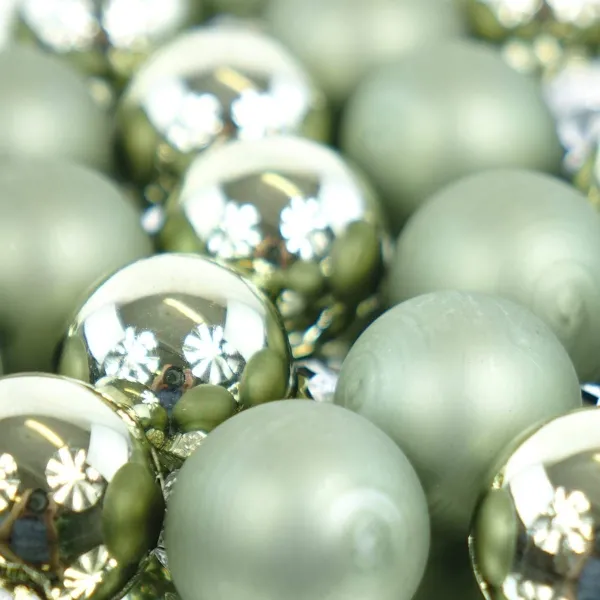 Decoris® Micro-Weihnachtskugeln Rosemary grün Ø 2,5 cm 24er Pack - Glas
