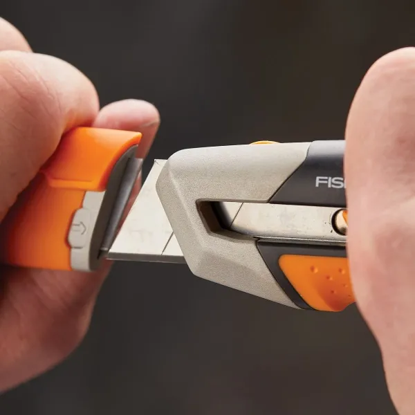 FISKARS® CarbonMax™ Cuttermesser Abbrechklingenmesser 25 mm