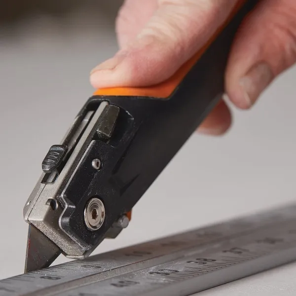 FISKARS® PRO CarbonMax Universal-Trockenbaumesser und -säge
