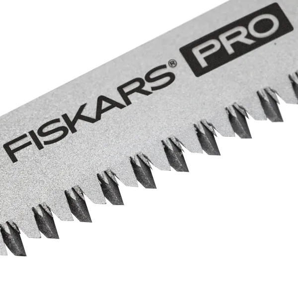 FISKARS® PRO Kompakt-Universalsäge mit 2 Sägeblättern