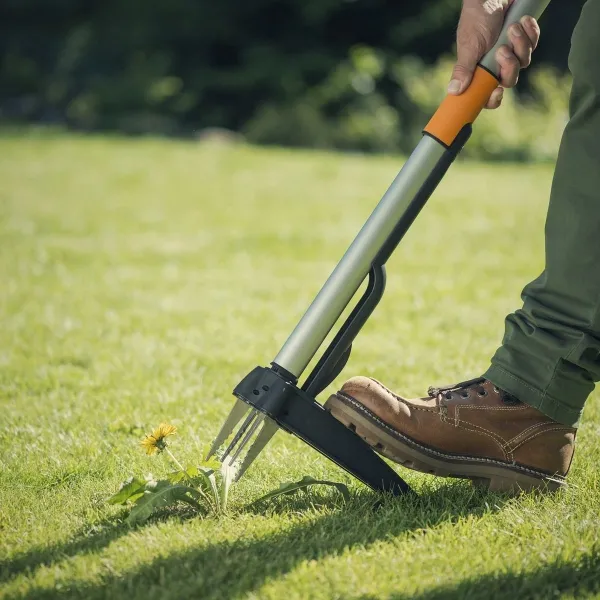 FISKARS® SmartFit Teleskop-Unkrautstecher