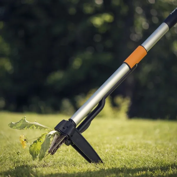 FISKARS® SmartFit Teleskop-Unkrautstecher