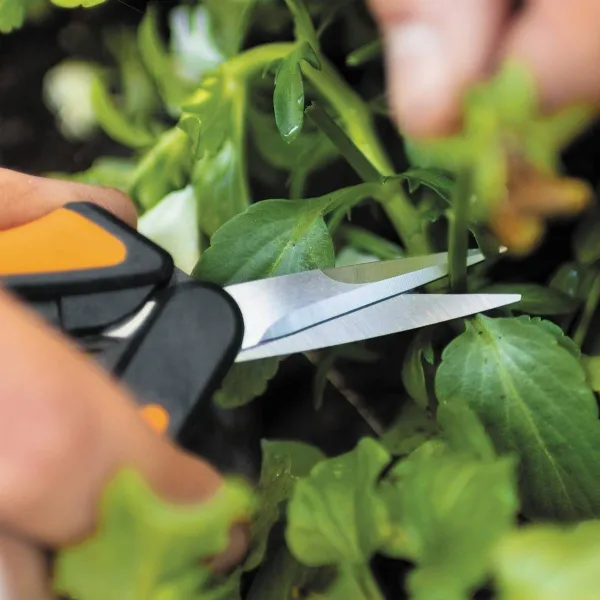FISKARS® Solid™ Micro-Tip® Gartenschere SP130
