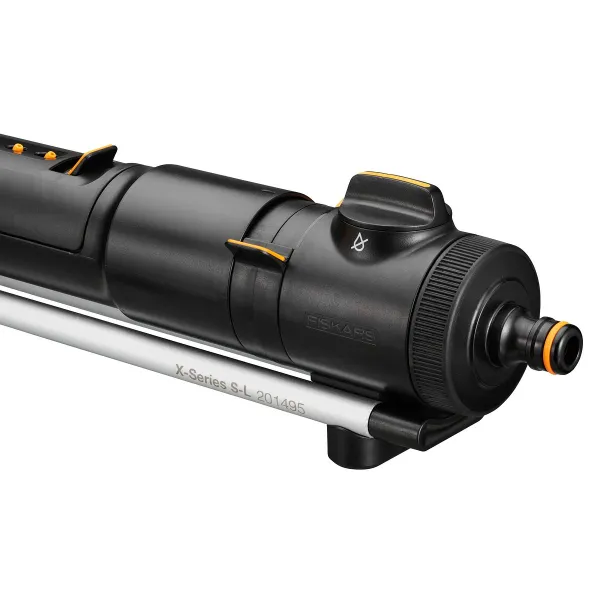 FISKARS® X-Series™ Oszillierender Regner S-L