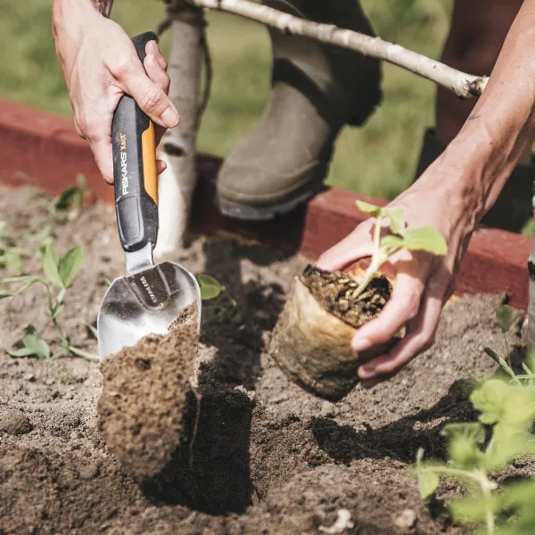 FISKARS® Xact™ Blumenkelle Handgerät