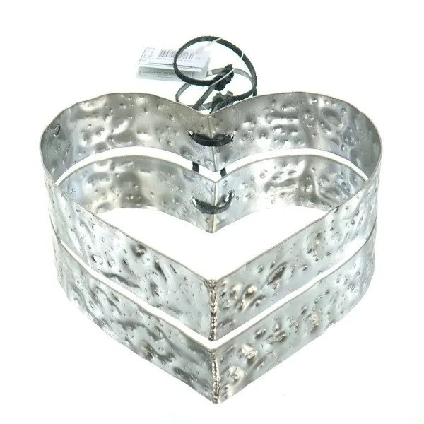 GASPER Deko-Herz Silberfarben mit Hammerschlagoptik & Lederband 16 cm - Metall