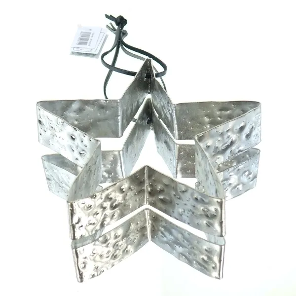 GASPER Weihnachtsstern Silberfarben mit Hammerschlagoptik & Lederband Ø 16 cm