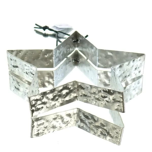 GASPER Weihnachtsstern Silberfarben mit Hammerschlagoptik & Lederband Ø 22 cm GASPER Weihnachtsstern Silberfarben mit Hammerschlagoptik & Lederband Ø 22 cm