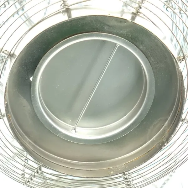 GASPER Weihnachtswindlicht Tannenbaum silberfarbener Draht 33 cm - Aluminium