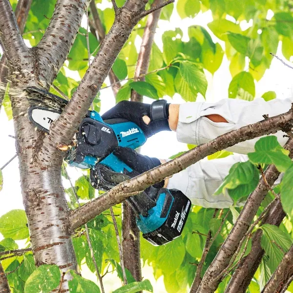 Makita® Akku-Astsäge DUC101RF01 18V • 10 cm • 8 m/s mit Akku & Ladegerät