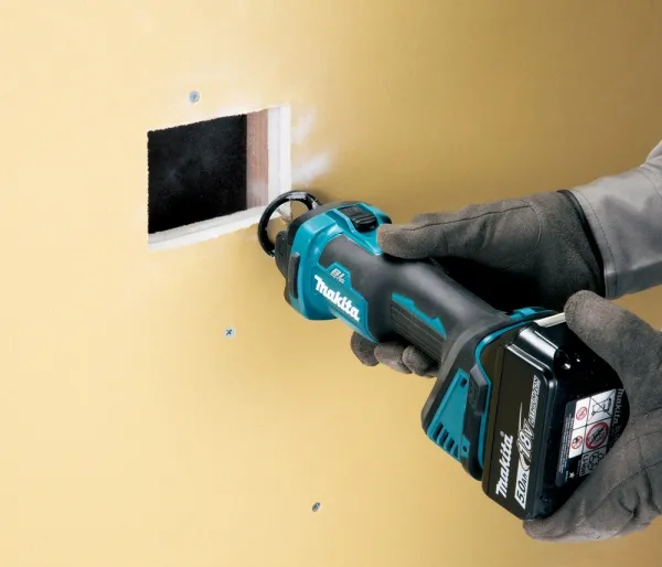 Makita® Akku-Rotationsschneider 18 V 32.000 min-1 3,18 mm - DCO181Z