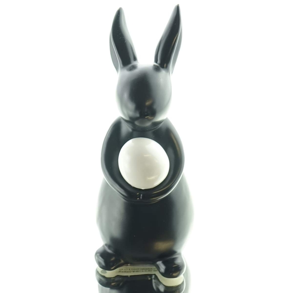 SCHEULEN Oster-Deko Hase Schwarz mit weißem Ei 14 cm - Keramik