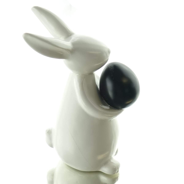 SCHEULEN Oster-Deko Hase Weiß mit schwarzem Ei 16,5 cm - Keramik