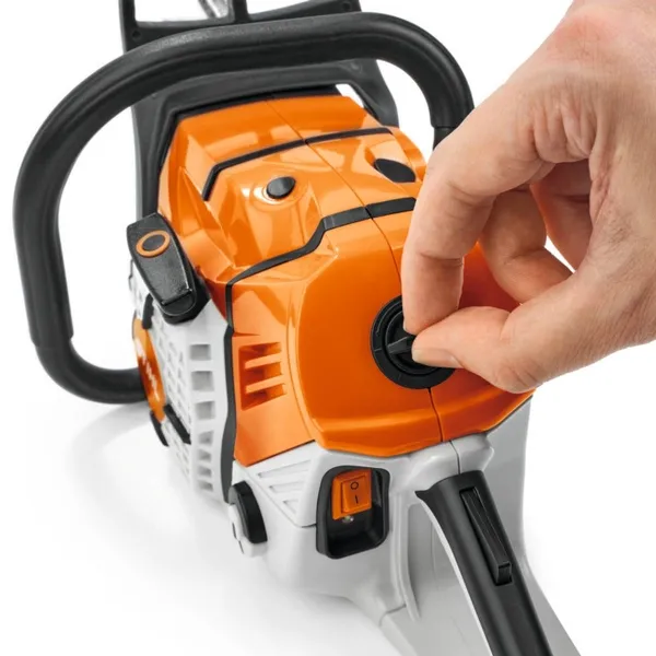 STIHL® Kinder Spielzeug-Motorkettensäge Orange & Weiß inklusive Batterien - 0421 600 0053