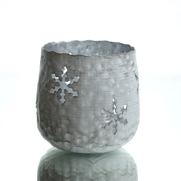 Weihnachtliches Windlicht Schneeflocke Silberfarben aus Metall 6,5 x 7 cm Weihnachtliches Windlicht Schneeflocke Silberfarben aus Metall 6,5 x 7 cm