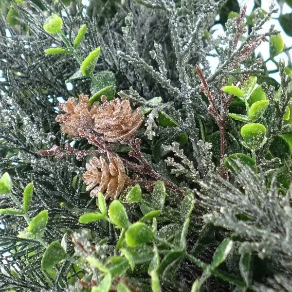 Weihnachtsdeko Eukalyptus Mischkranz mit Tanne gefrostet Ø 50 cm - Kunstblumen