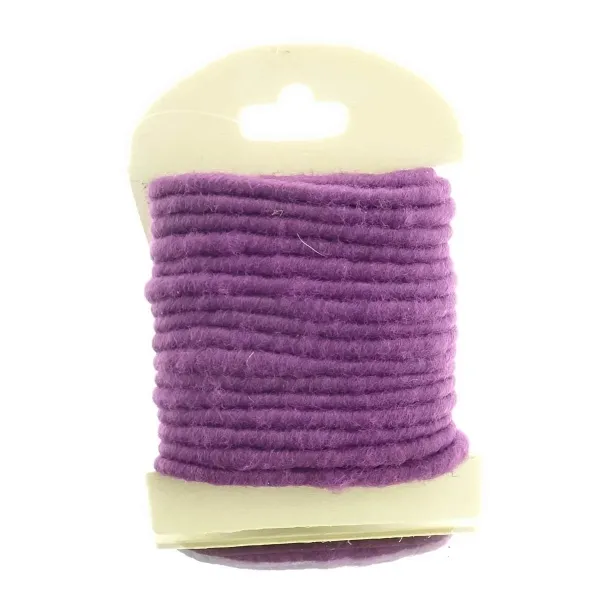 Wollfilzkordel auf Karte Aubergine Ø 0,5 cm x 500 cm Wollfilzkordel auf Karte Aubergine Ø 0,5 cm x 500 cm